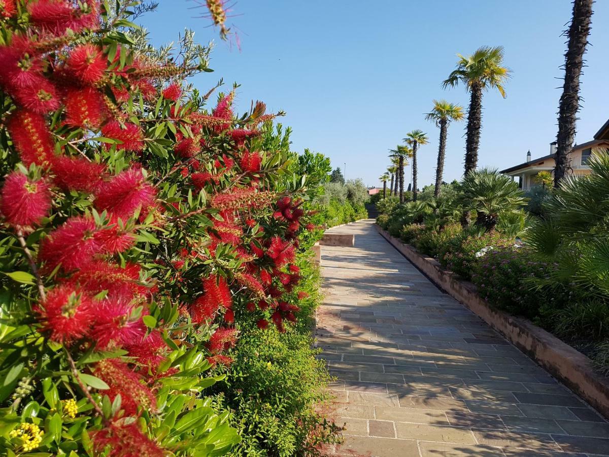 Sky Fort Garda View Σιρμιόνε Εξωτερικό φωτογραφία