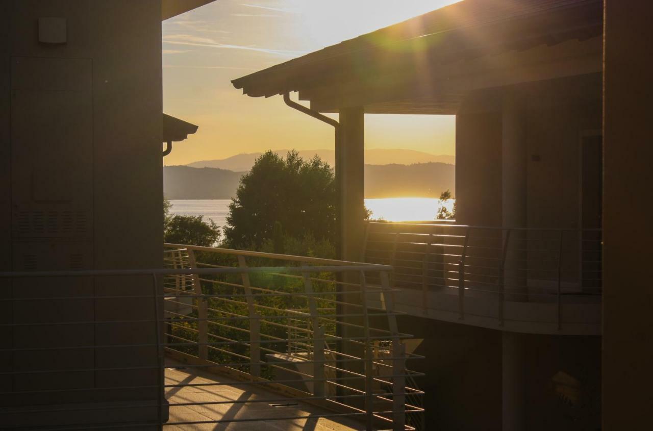 Sky Fort Garda View Σιρμιόνε Εξωτερικό φωτογραφία